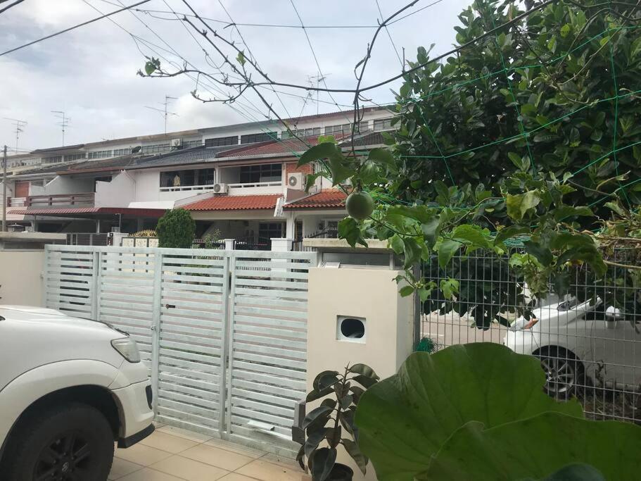 Terrace House Near Stulang Laut Ciq Midvalley Ksl For 7Pax Johor Bahru Kültér fotó