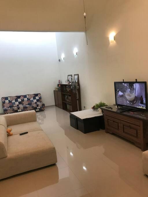 Terrace House Near Stulang Laut Ciq Midvalley Ksl For 7Pax Johor Bahru Kültér fotó