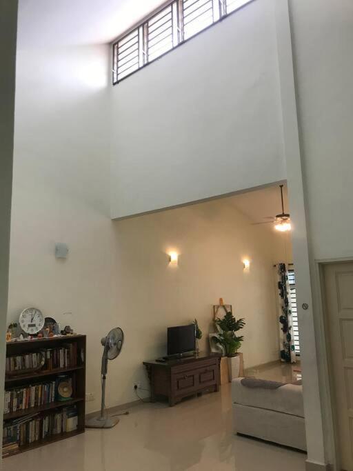 Terrace House Near Stulang Laut Ciq Midvalley Ksl For 7Pax Johor Bahru Kültér fotó