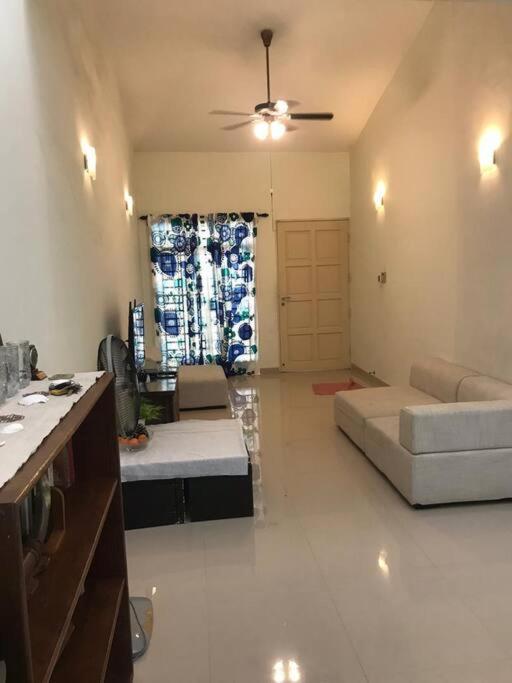 Terrace House Near Stulang Laut Ciq Midvalley Ksl For 7Pax Johor Bahru Kültér fotó