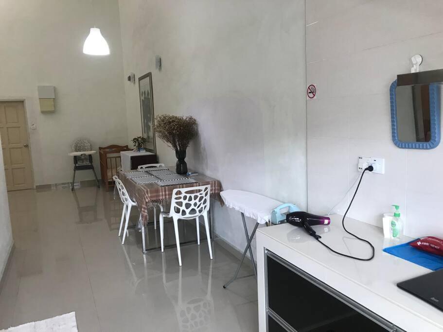 Terrace House Near Stulang Laut Ciq Midvalley Ksl For 7Pax Johor Bahru Kültér fotó